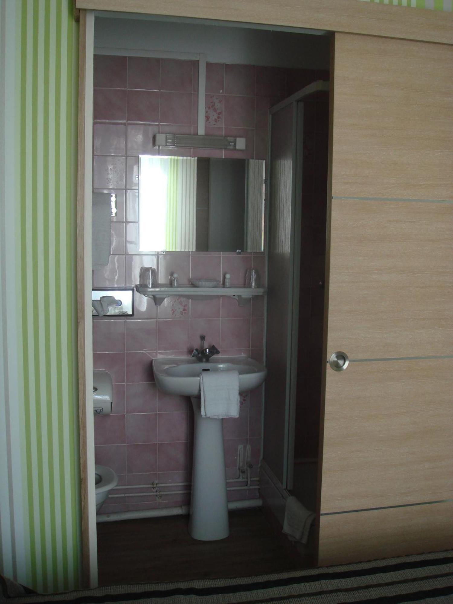 קרקסון Au Royal Hotel מראה חיצוני תמונה