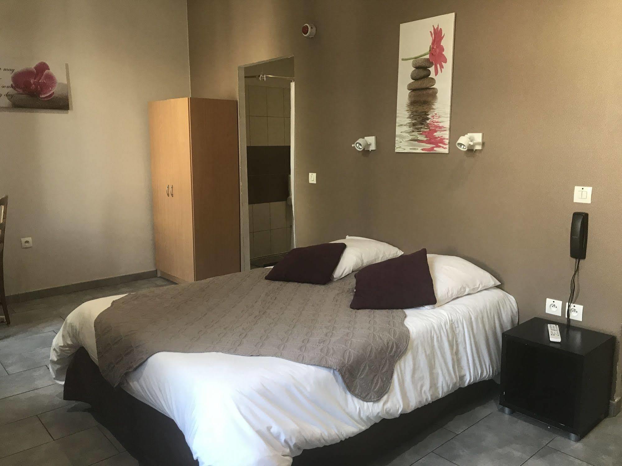 קרקסון Au Royal Hotel מראה חיצוני תמונה