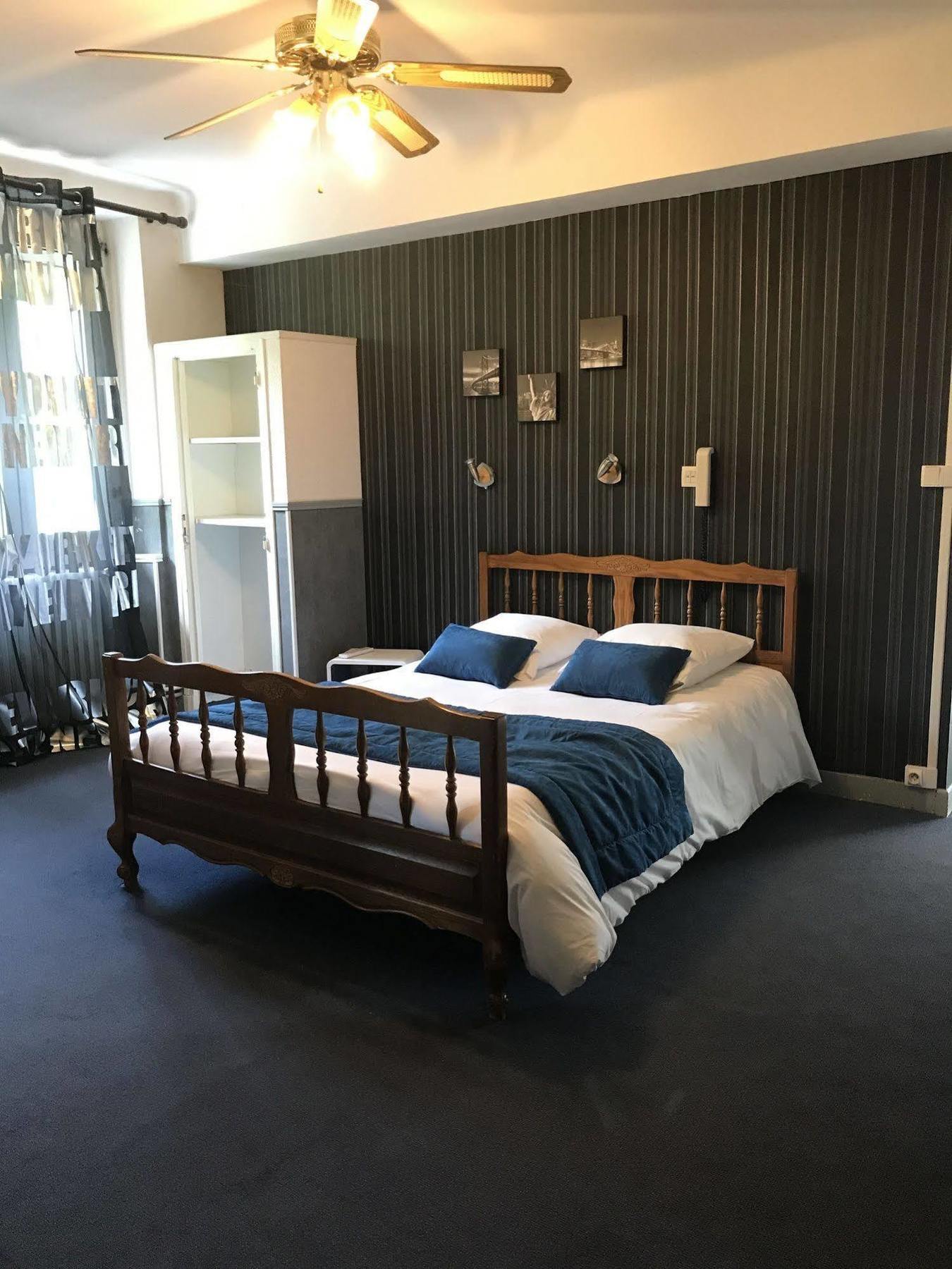 קרקסון Au Royal Hotel מראה חיצוני תמונה