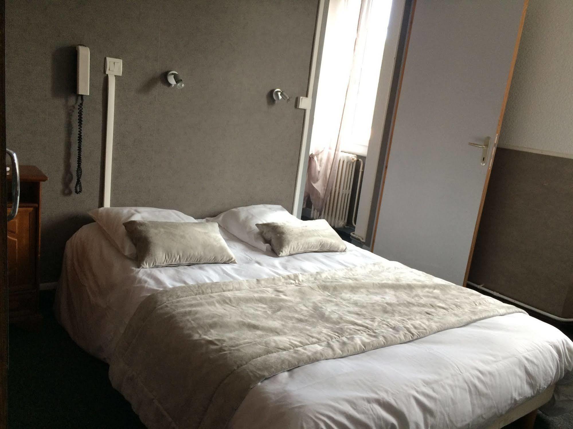 קרקסון Au Royal Hotel מראה חיצוני תמונה