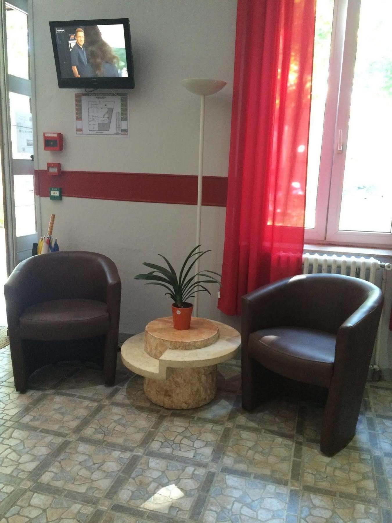 קרקסון Au Royal Hotel מראה חיצוני תמונה